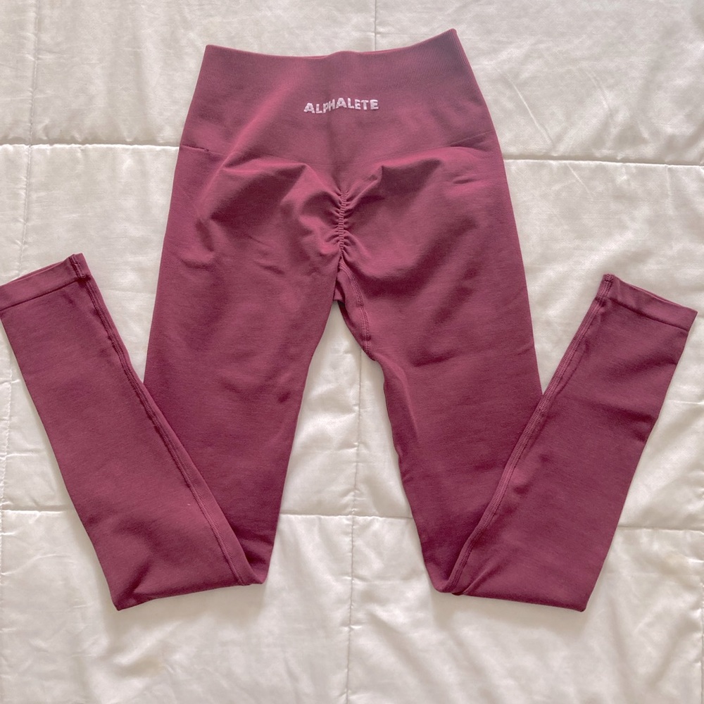 Alphalete Amplify Leggings in Wisteria